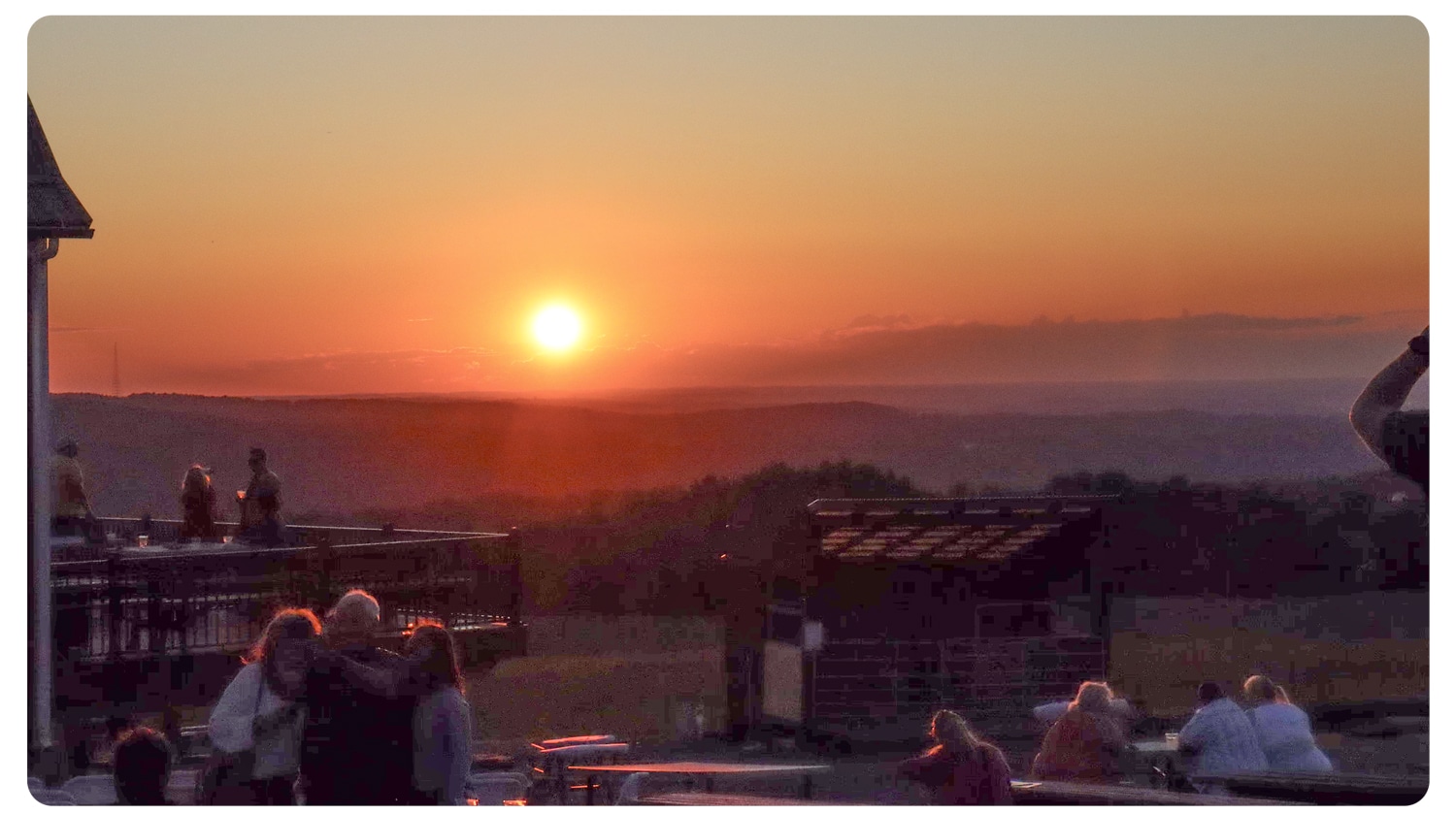 A sunset over the hills behind Heritage Hill restaurant and brewery